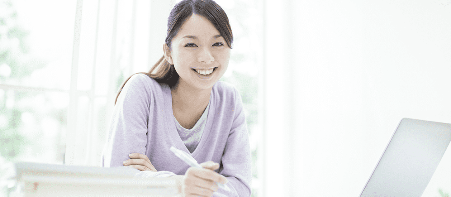 笑顔の女性