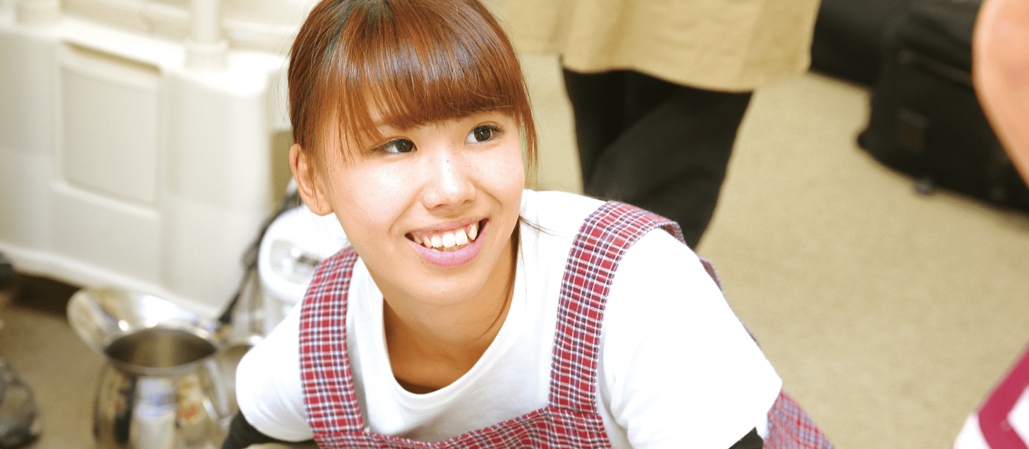 笑顔の女性