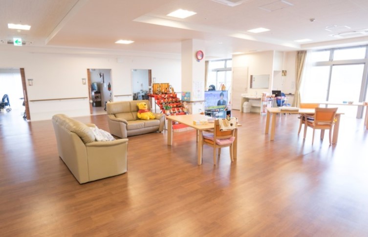 松阪市グレイスホーム　内観