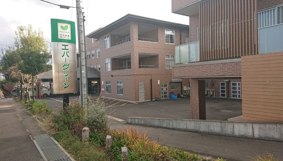 多治見市エバーグリーン　外観