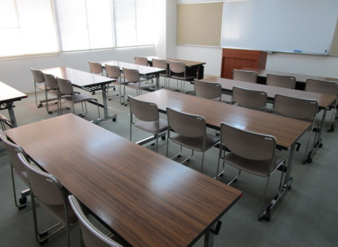 四日市市交流センター　内観